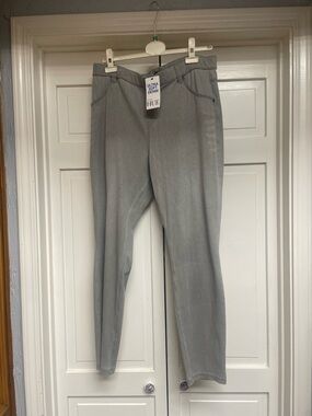 HUE Women's Gray Ultra Soft Denim Jeans-pull on style. No zipper. Size XL